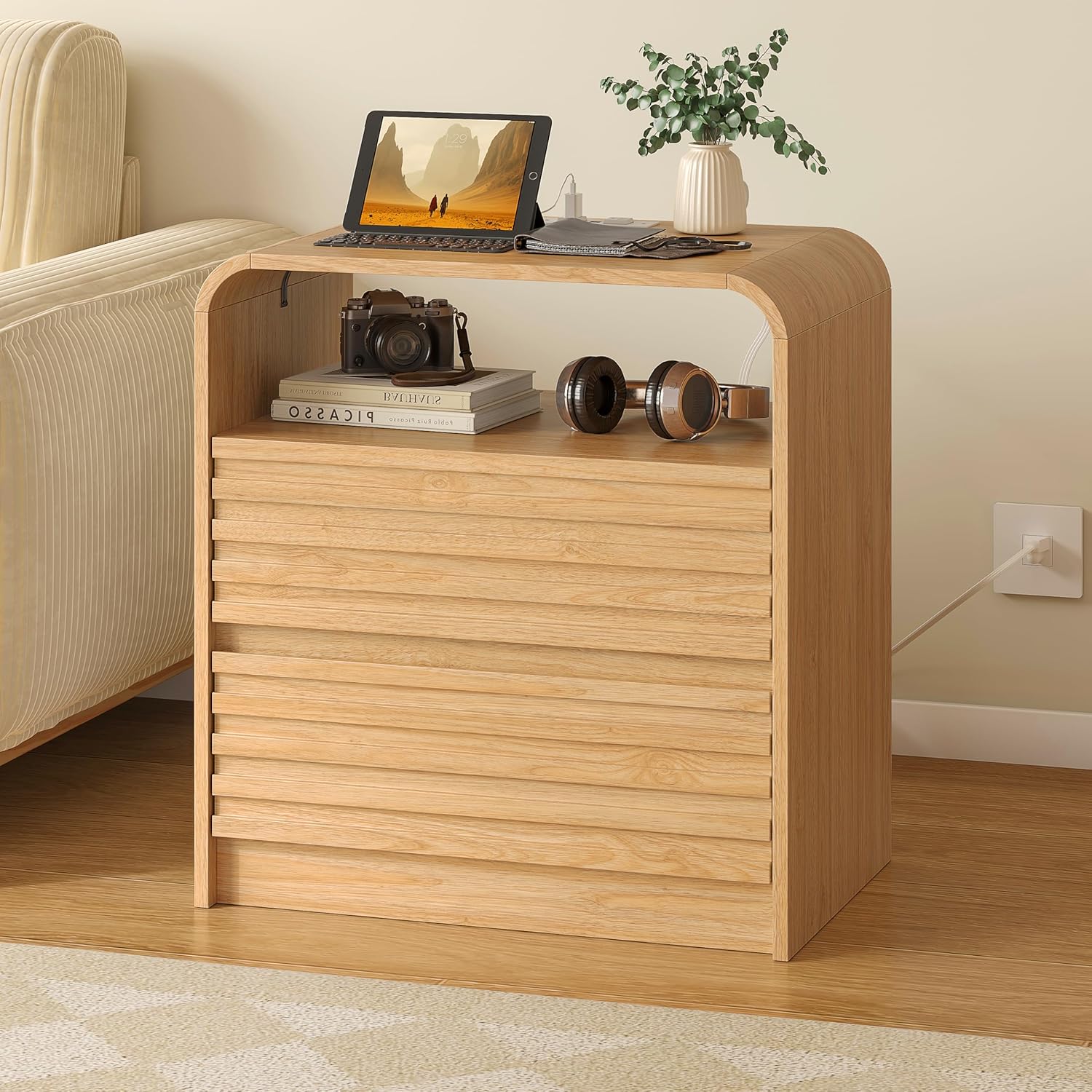 Modern Nightstand with Charging Station, 23.6" Wide Wood Night Stand with 2 Storage Drawers and Curved Edge, Farmhouse Fluted Bedside Table, Bed Side Table, Small End Table for Bedroom, Natural Oak